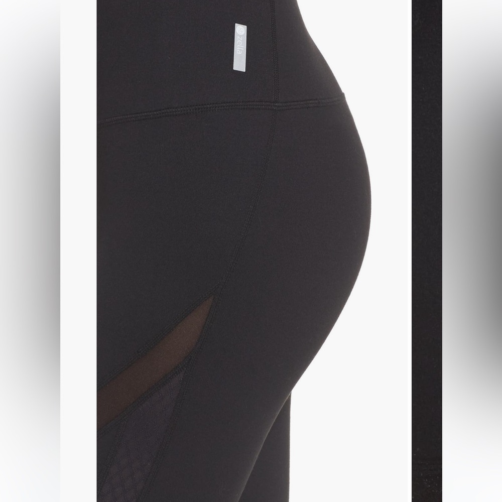 Zella Knock Out High Waist Leggings in Black Size Medium - Picture 4 of 12